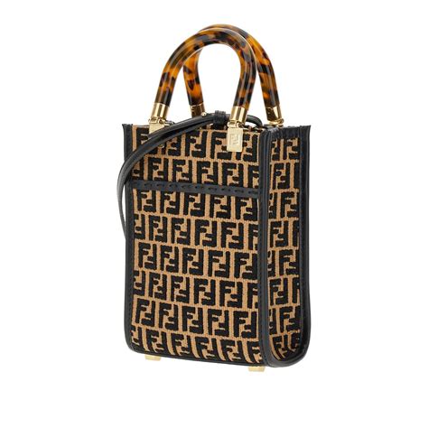 come riconoscere borsa fendi interno